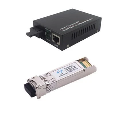 Diferans ant yon modil optik ak yon émetteur fibre optique